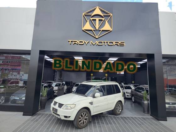 MITSUBISHI PAJERO TR4 2.0 4X2 16V 140CV FLEX 4P AUTOMÁTICO MITSUBISHI PAJERO TR4 2.0 4X2 16V 140CV FLEX 4P AUTOMÁTICO